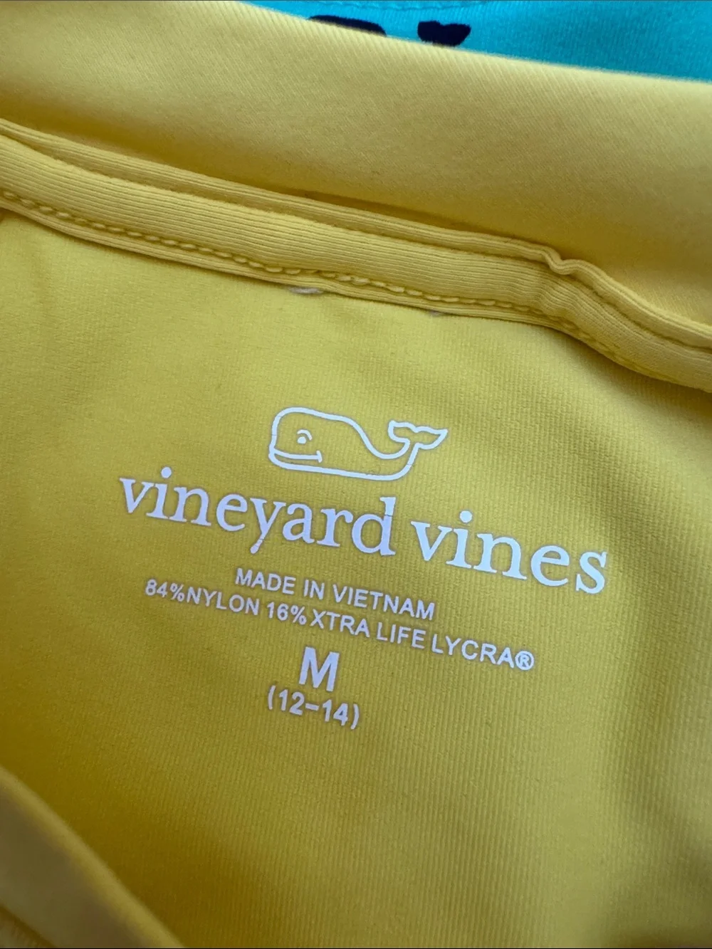 NWOT VINEYARD Vines Rashguard. Size medium - 12-14